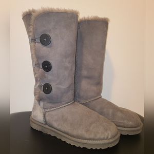 Ugg boots in grey *Size 9